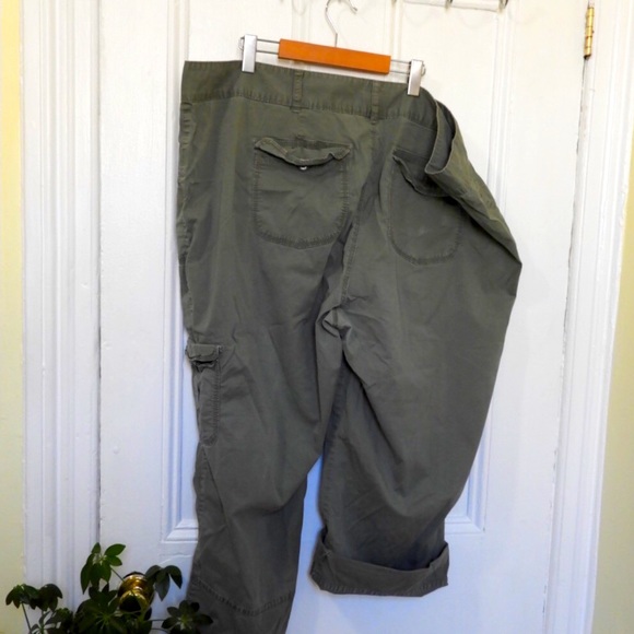 Calvin Klein Cotton Khaki Capris - Picture 3 of 3